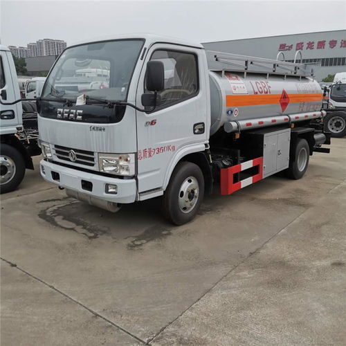 東風(fēng)流動(dòng)加油車與5噸油罐車 濮陽(yáng)上戶服務(wù)全解析，助力攪拌車高效運(yùn)營(yíng)